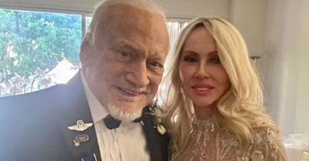 Drugi człowiek na Księżycu wziął ślub. W swoje 93 urodziny