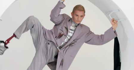 "Top Model": W tv zachwyt, w sieci aż kipi. Uczestnik z protezami podzielił widzów