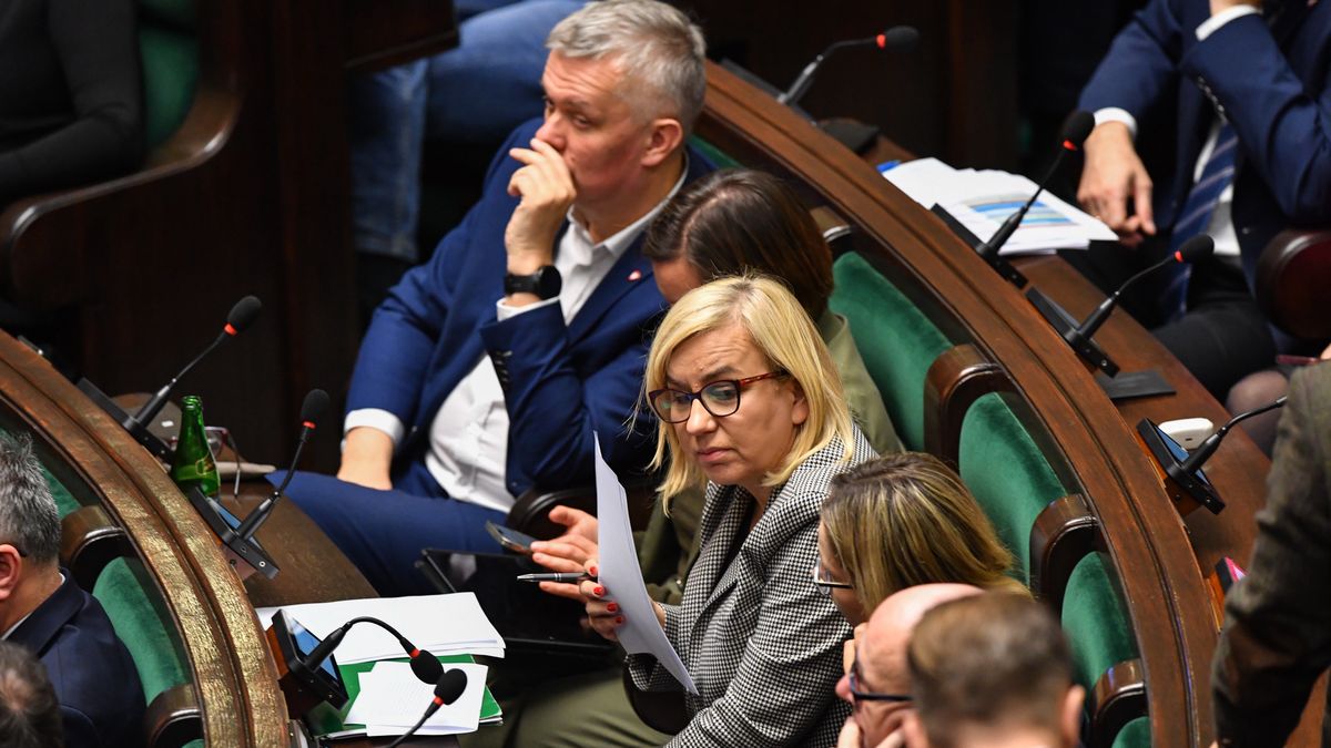  Posłanka Trzeciej Drogi Paulina Hennig-Kloska na sali obrad Sejmu w Warszawie