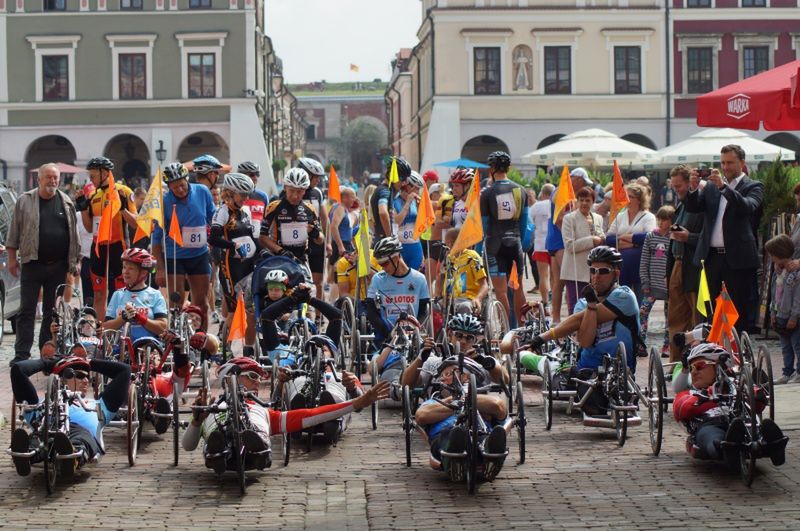 Zamość: Startuje Bieg Pokoju Pamięci Dzieci Zamojszczyzny