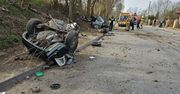 Dramatyczny wypadek w Sulejowie. Auto się rozpadło