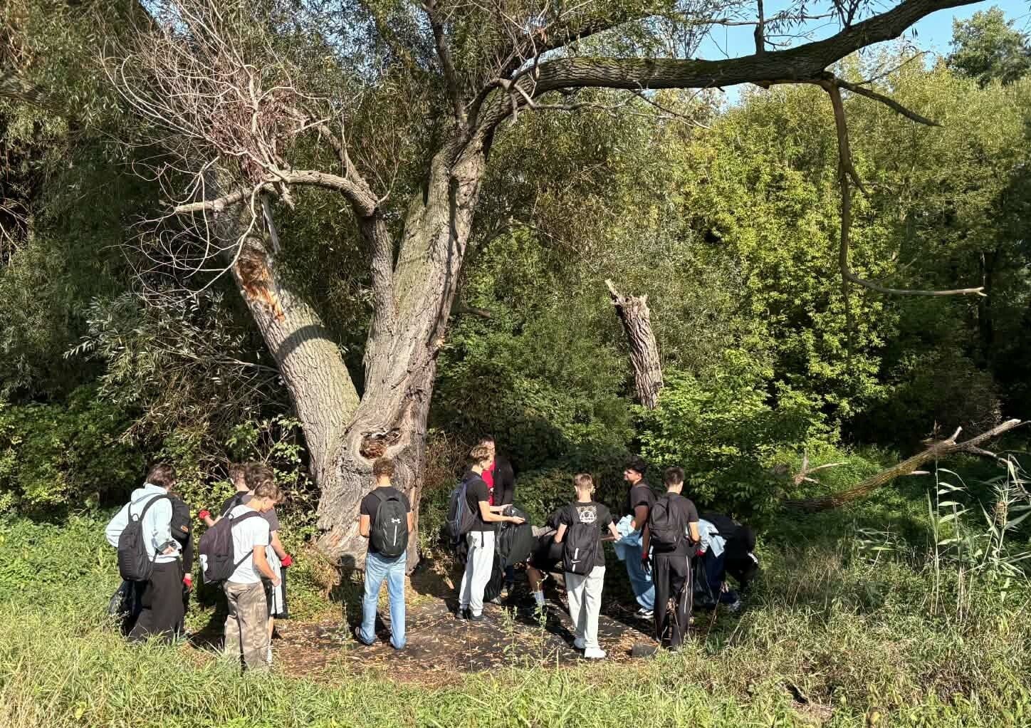 Prawie 1500 osób posprzątało Ostrowiec.