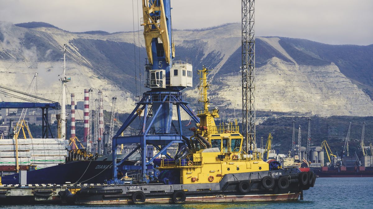 Rosyjska ropa naftowa trafia do Europy jako olej napędowy z Indii