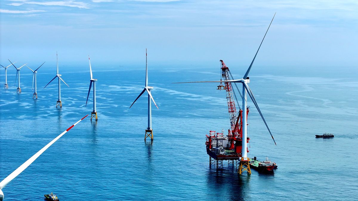 Budowa morskiej farmy wiatrowej - zdjęcie ilustracyjne
