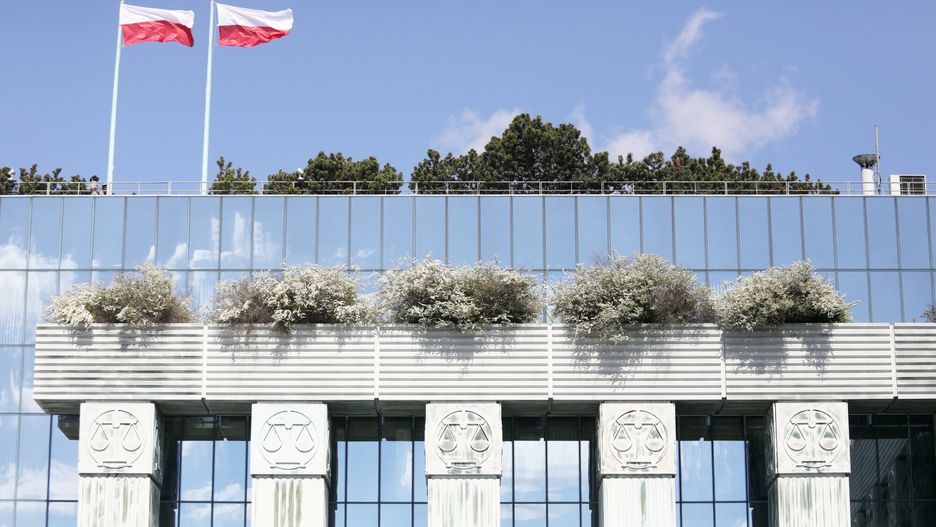 Murem za s?dzi? W?odzimierzem Wr�blemFot. Jakub Kaminski/East News,  Warszawa, 06.05.2021. Izba Dyscyplinarna Sadu Najwyzszego rozpoznaje ma wniosek prokuratury o uchylenie immunitetu sedziemu Wlodzimierzowi Wroblowi z Izby Karnej SN. Konferencja prasowa i pikieta "Murem za sedzia Wroblem".Jakub Kaminski