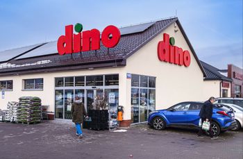 Wpuściła posła do Dino. Zwolniona kierowniczka przerywa milczenie