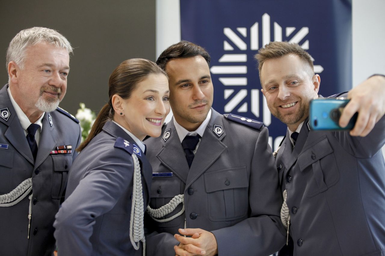 Anna Bosak na planie serialu "Policjantki i policjanci".