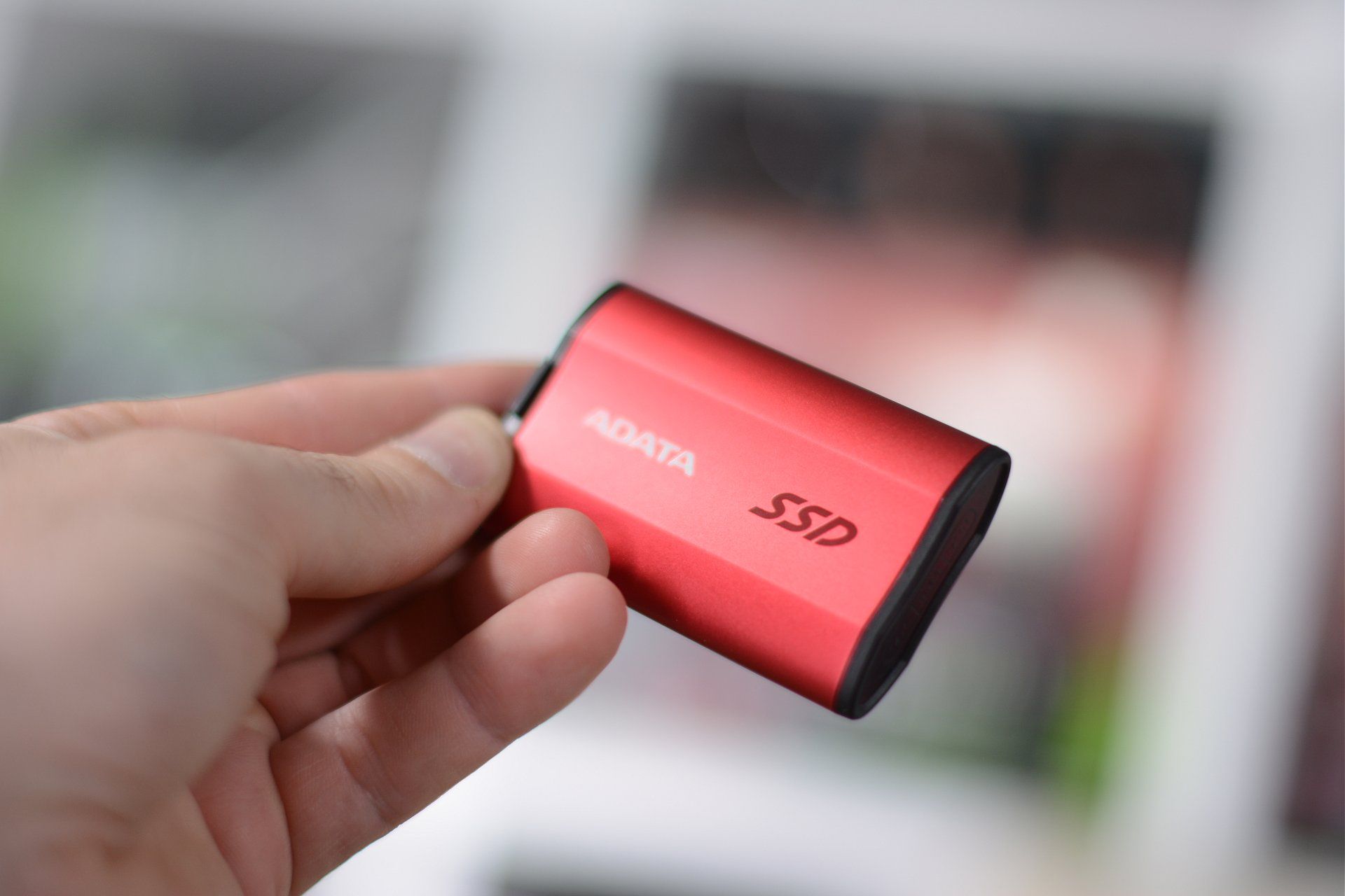 Zewnętrzny dysk SSD Adata SE730: militarne normy odporności i efektowny wygląd 2