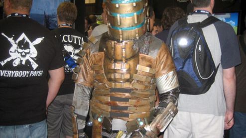 Co robi Isaac Clarke w wolnych chwilach? 1