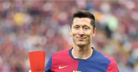 Święta w FC Barcelonie. Piłkarze dali prezenty pracownikom klubu