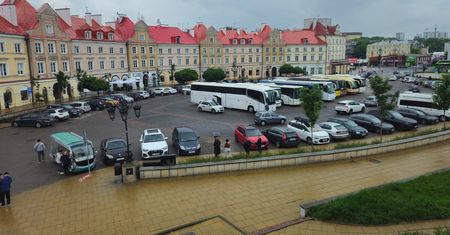 Plac Zamkowy zamknięty dla kierowców. Spore utrudnienia w centrum Lublina przez przygotowania do koncertu z okazji 11 listopada