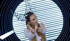 Sarsa reklamuje wakacyjną promocję Play na Kartę z internetem i Tidalem za darmo (wideo)