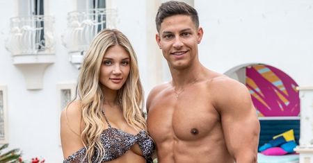 "Love Island". "On mnie masował...". Pierwsza para trafiła do kryjówki