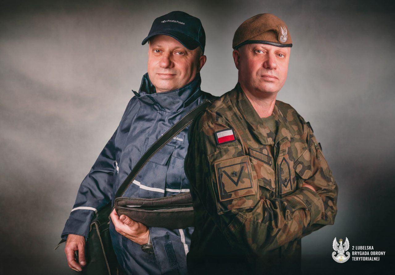 Dwa mundury, jedna służba – listonosz i żołnierz 2 LBOT
