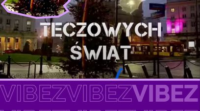 Tęczowa choinka w Warszawie! Tak, tęcza powróciła na Plac Zbawiciela: "Zaraz spłonie"