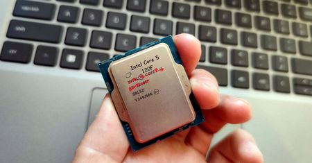 Intel wydaje „nowe” procesory. Co oferuje Core 5 120 i 120F?