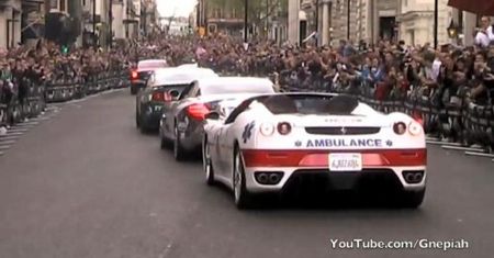 Parada aut wyścigu Gumball 3000