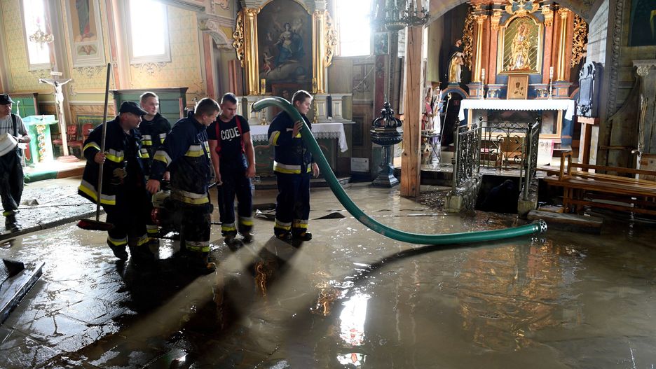 Pogoda. Burze zalały domy, pola i gospodarstwa. Małopolska z pierwszymi zasiłkami od rządu (zdjęcie ilustracyjne)