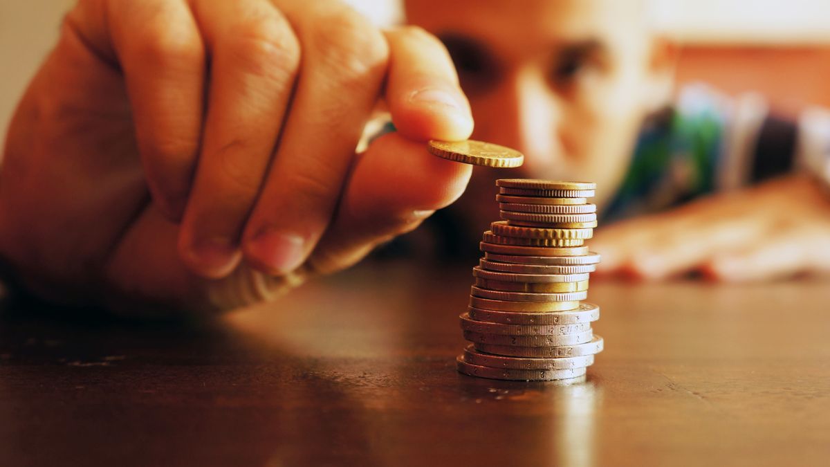 Jak długo mieszkańcy różnych krajów muszą pracować, żeby kupić sobie iPhone'a 6? 1