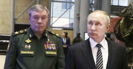 Wojna w Ukrainie. Błędy dowódców Putina. "Widok, który trąci desperacją"