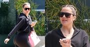Khloe Kardashian PARADUJE po mieście w legginsach. Wygląda jak na Instagramie? (ZDJĘCIA)