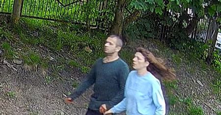Ugodził nożem i uciekł z partnerką. Policja publikuje zdjęcia