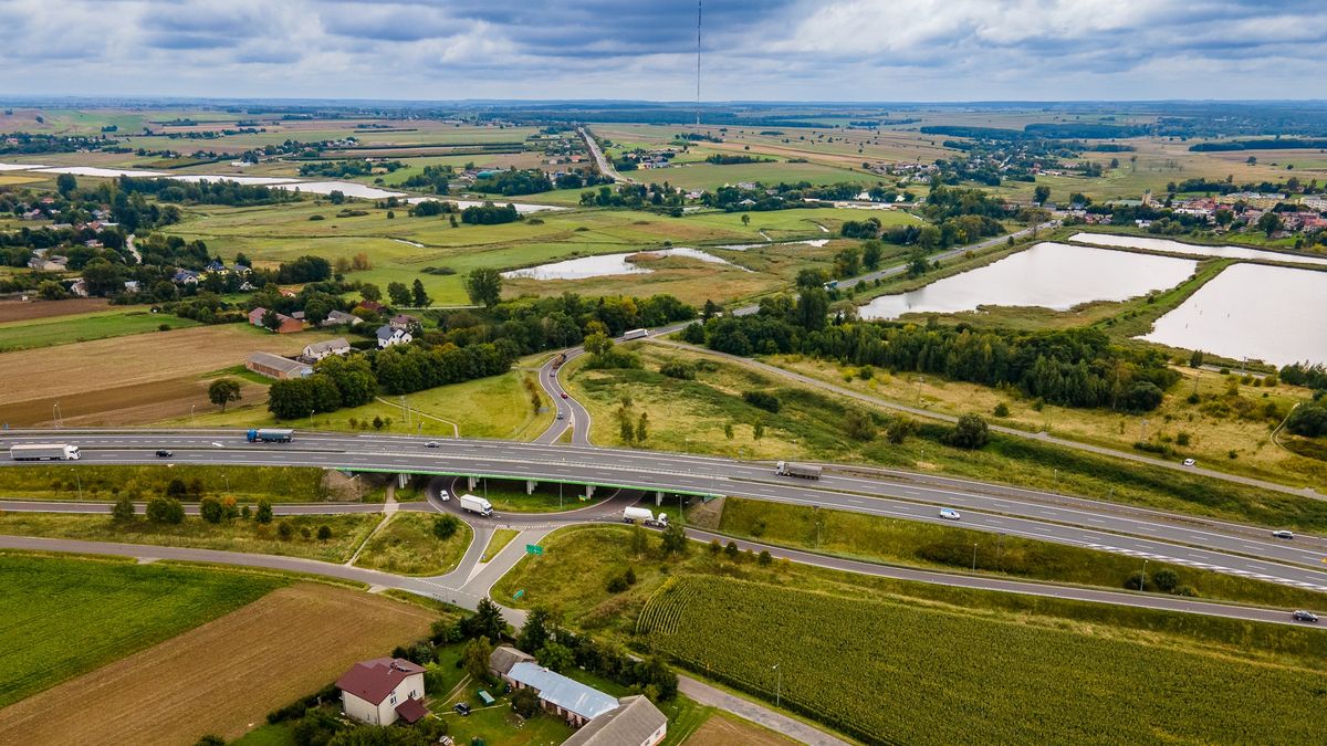 Węzeł Piaski Wschód na skrzyżowaniu S12 z przyszłą S17