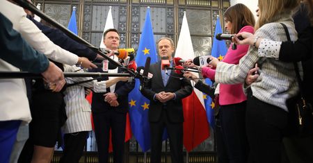 Donald Tusk łagodzi stanowisko ws. Adama Glapińskiego. Głos zabrał również Szymon Hołownia