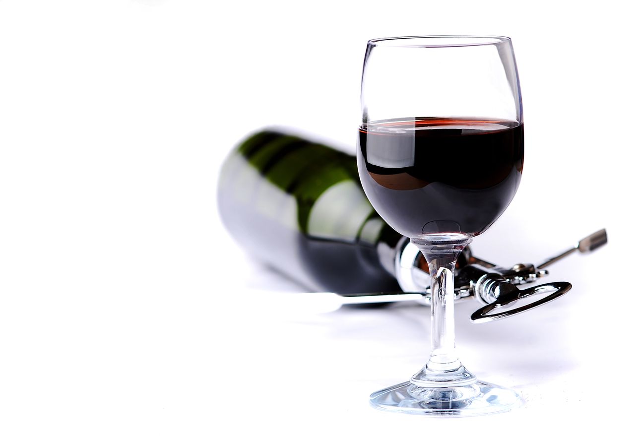 Czerwone wino zdrowe na serce? Ekspert ujawnia prawdę