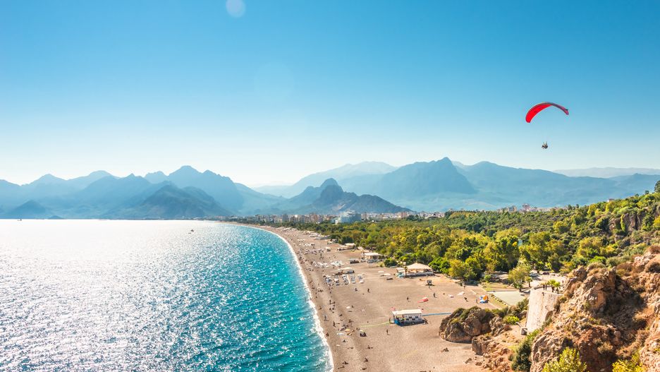 Panorama popularnego turystycznie miasta Antalya 