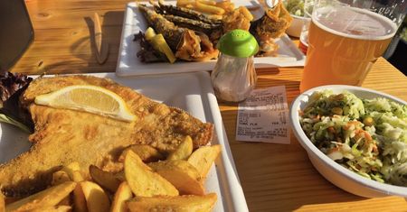 Cena smażonej ryby we Władysławowie. Pani Dorota pokazała "paragon nie-grozy"