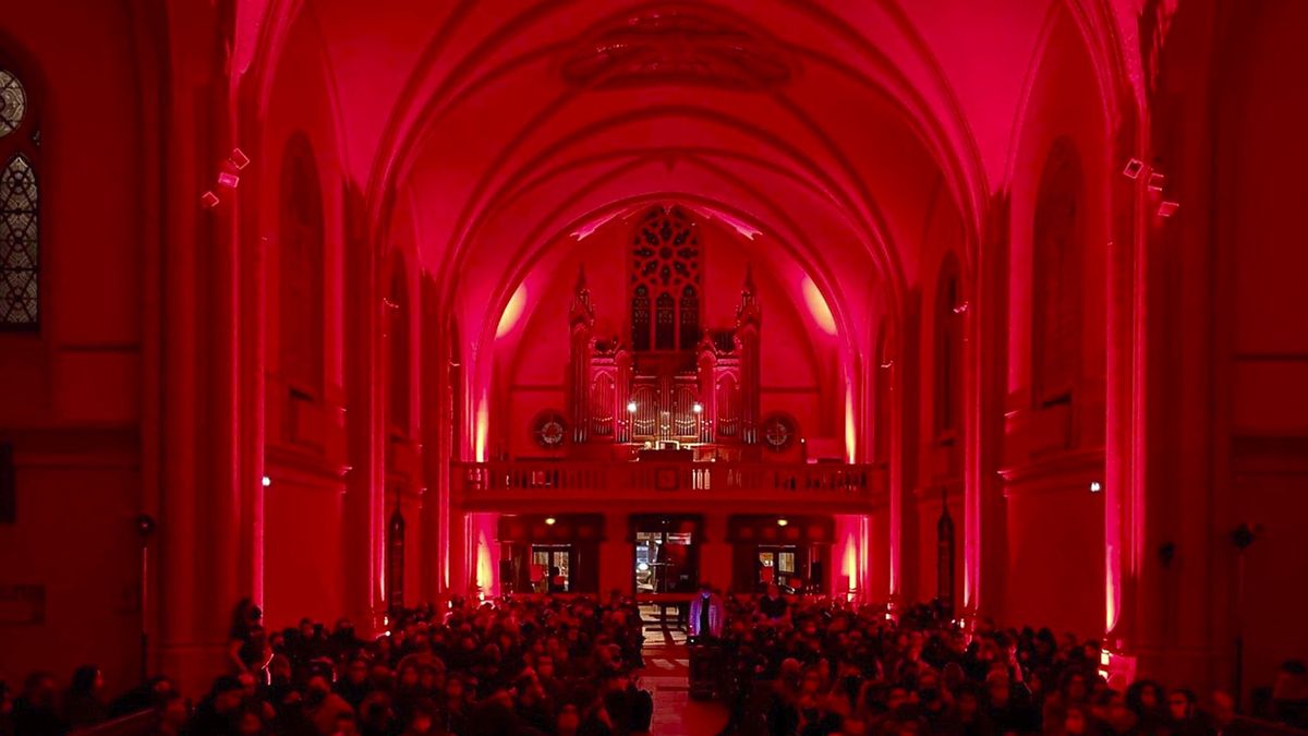 Anna von Hausswolff wystąpiła na tajnym koncercie w kościele w Paryżu