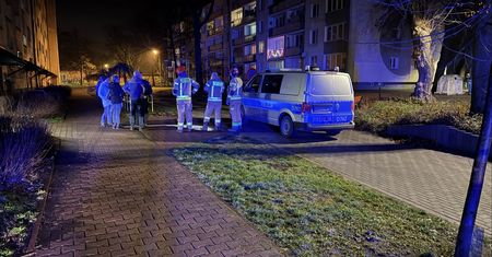 Sąsiedzi skarżyli się na fetor. W mieszkaniu znaleziono ciało