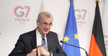 Szef Banku Francji odejdzie ze stanowiska przed końcem kadencji