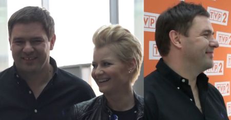 Uśmiechnięty Karolak na konferencji prasowej "Rodzinki.pl"