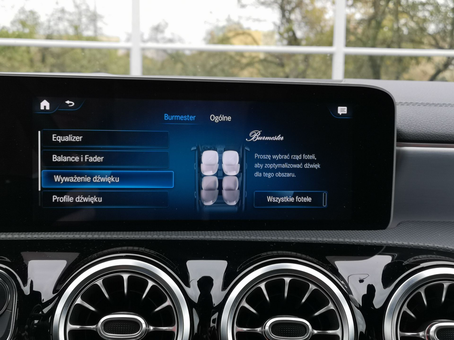 Mercedes CLA: System MBUX, wirtualny kokpit i audio Burmester 36