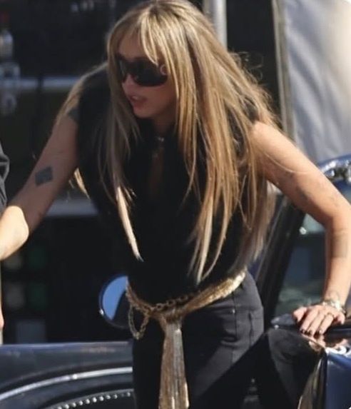 Miley  Cyrus jako Hannah Montana, luty 2026