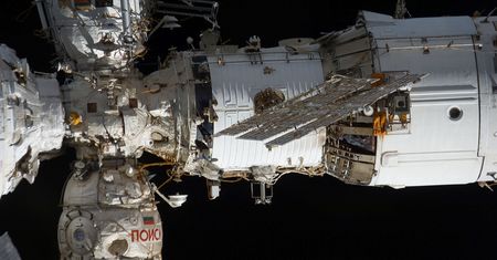 Rosyjska część ISS nieszczelna. A podobno było to już naprawione