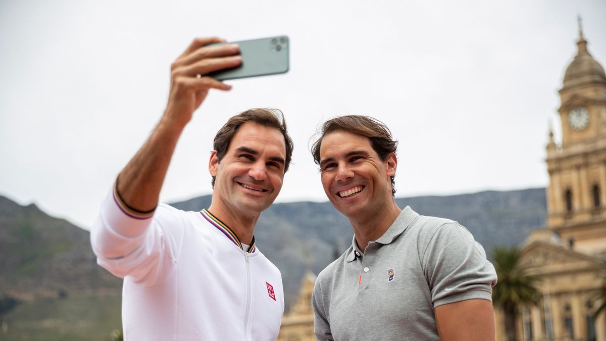 Zdjęcie okładkowe artykułu: PAP/EPA / Nic Bothma / Na zdjęciu: Roger Federer (z lewej) i Rafael Nadal
