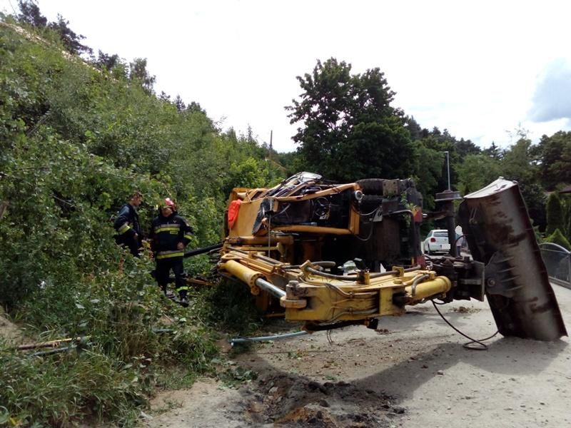 Koparka osunęła się z nasypu