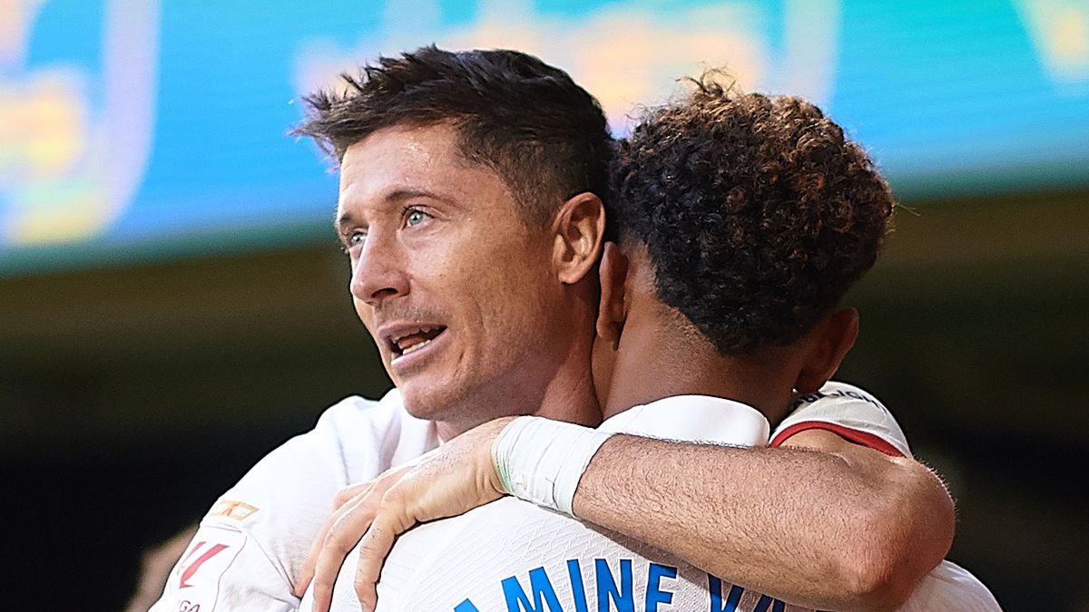 Getty Images / David Aliaga / Na zdjęciu: Robert Lewandowski i Lamine Yamal