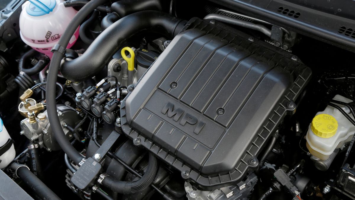 Litrowy silnik o mocy 75 KM zastąpił motor 1.2 o tej samej mocy w Skodzie Fabii, choć ta większa jednostka już był efektem downsizingu