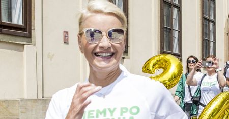 Pokazała się w najmodniejszych jeansach sezonu. Ich krój to hit od lat