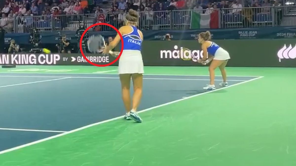 Twitter / BJKCup / Na zdjęciu: Sara Errani wykonała przy piłce meczowej serwis od dołu