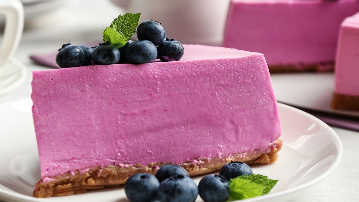 Borówkowa pianka jest doskonała na przyjęcie w ogrodzie