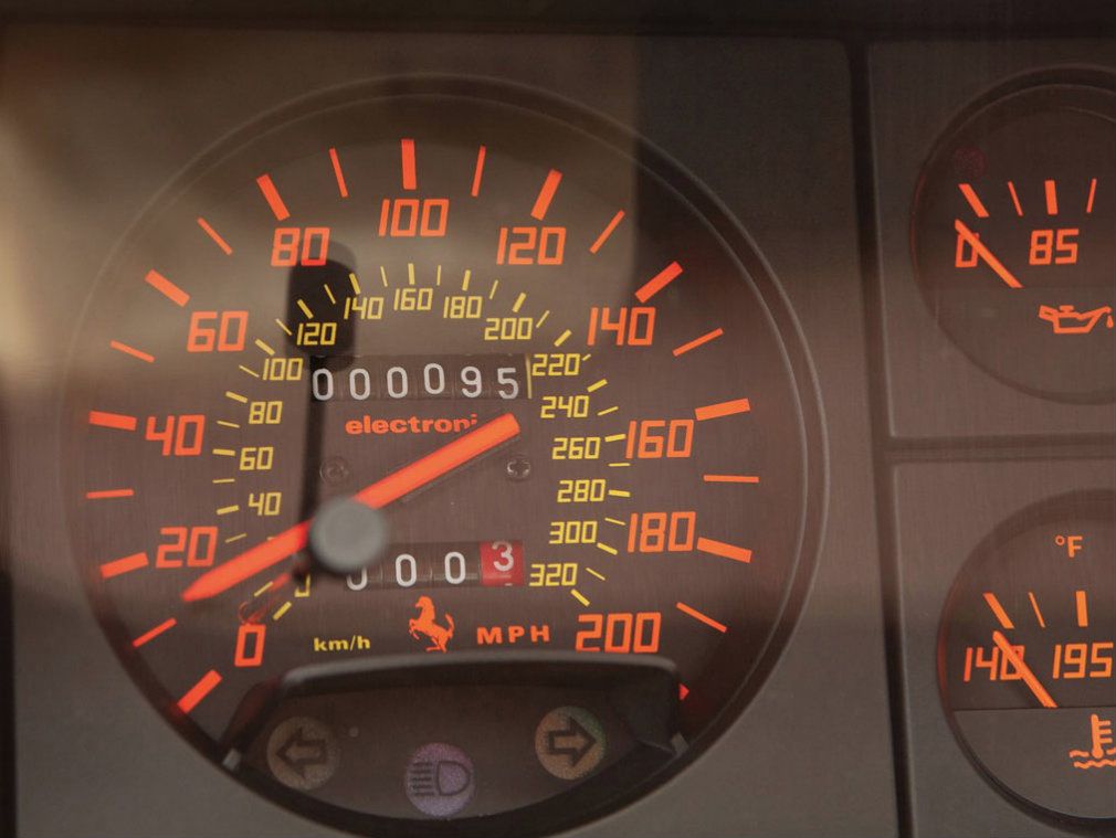 Ferrari Testarossa z 95 milami na liczniku na sprzedaż 5