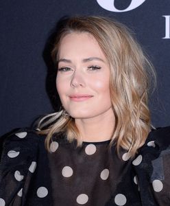 Magdalena Lamparska pozuje przytulona do męża