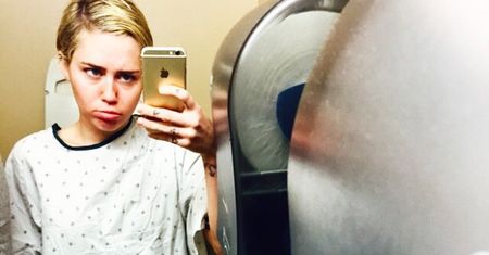 Miley pokazała operację nadgarstka…