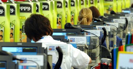 Sklepy szykują się do obejścia podatku handlowego. Przerzucą go na dostawców albo zakwestionuje go Komisja Europejska
