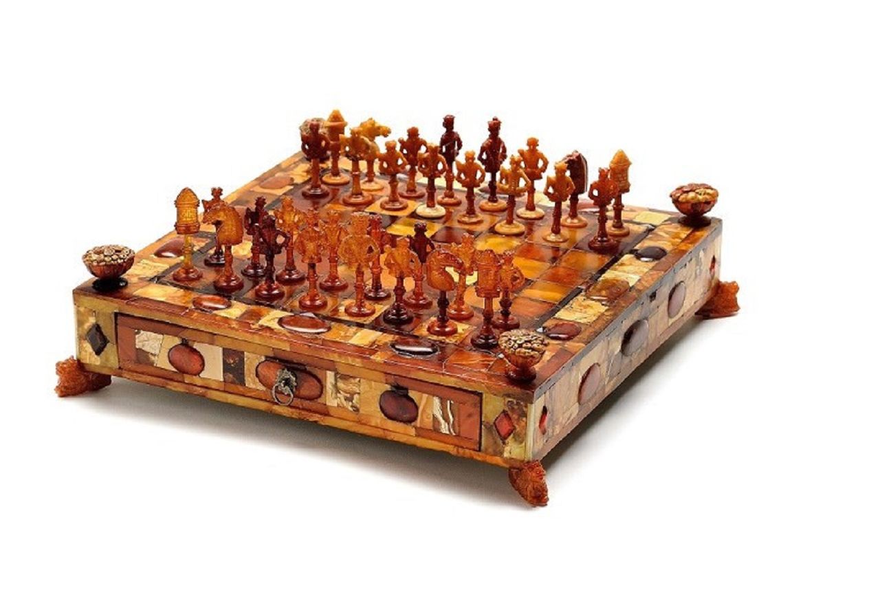 330-letnie bursztynowe szachy. Muzeum Gdańska kupiło je za ok. 2,4 mln złotych